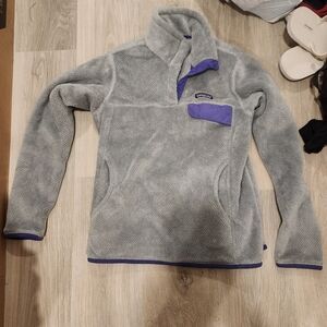 Patagonia Gray and Purple Women's Fleece Sweater Size Medium Excellent Condition